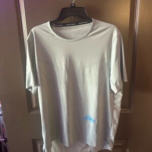Nike Light Gray Short Sleeve Tee